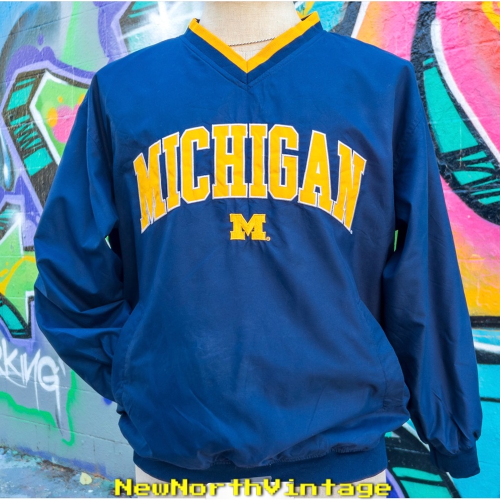 MICHIGAN WOLVERINES Vintage Windbreaker size Medium (V-Neck Pullover) | Blue